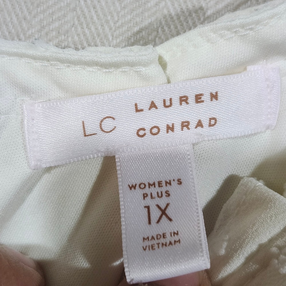 LC‎ Lauren Conrad Plus 1X Off White Swiss Dot Tie Back Neck Short Sleeve Top - Picture 3 of 12